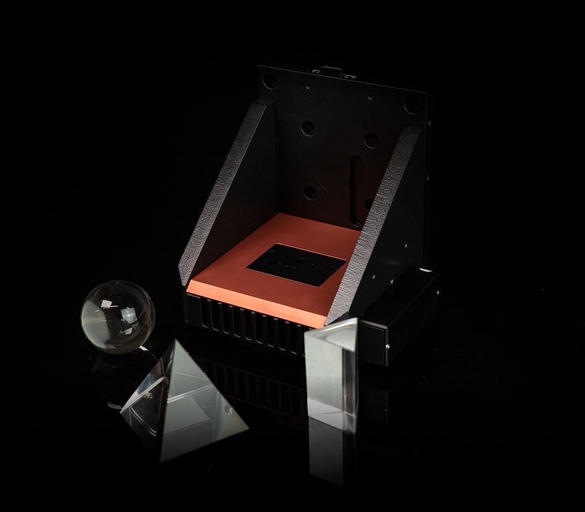 Flex-Mount_low-key_glass_1200x1050