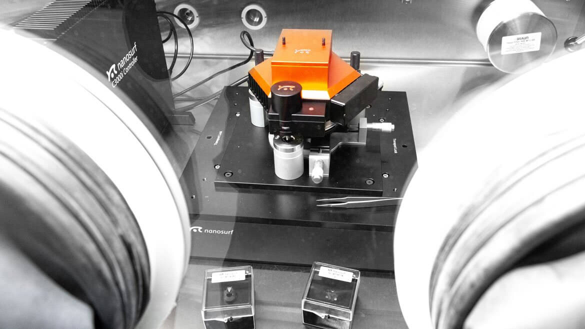 AFM-glovebox-workstation-FlexAFM
